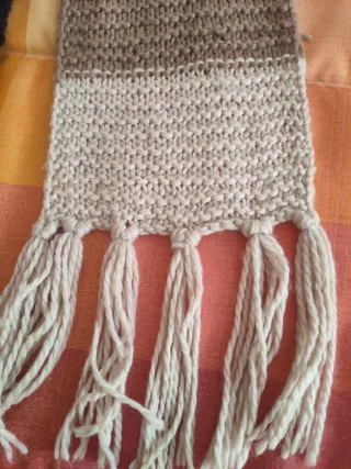 Bufanda tejida tonos marrones y beige