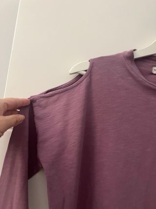 Camiseta Brownie manga larga hombros descubiertos