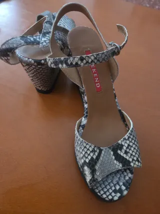 Sandalias de cuña de piel