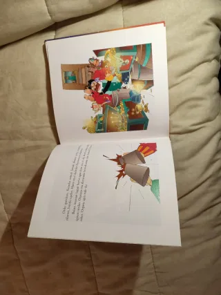 Karramarro Uhartea (kartone) (Irakurgaiak Bilduma)