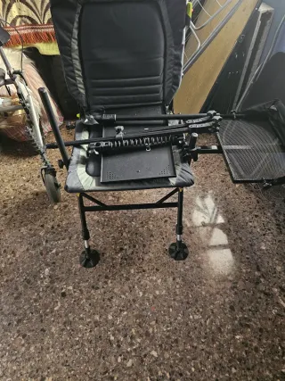 Silla de pesca con accesorios