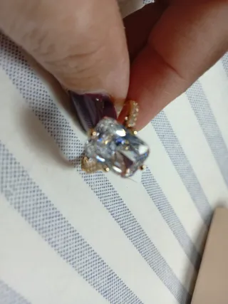 Anello con pietra rettangolare oro