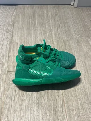 Scarpe da calcio a 5 Nike per bambini verde