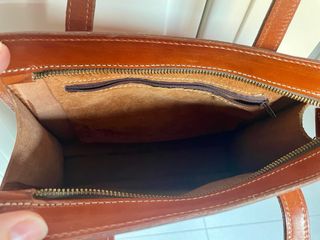 Bolso de piel marrón