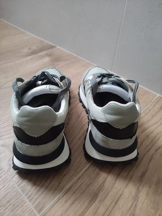 Sneakers sportive Corina verde e bianco