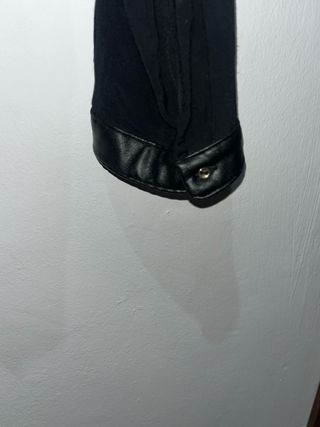 Camisa Zara detalles polipiel Talla L