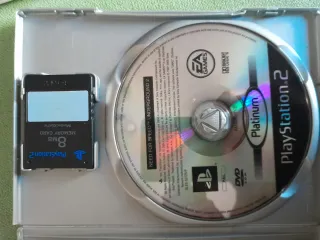 Controller PS2, Giochi e Schede di Memoria