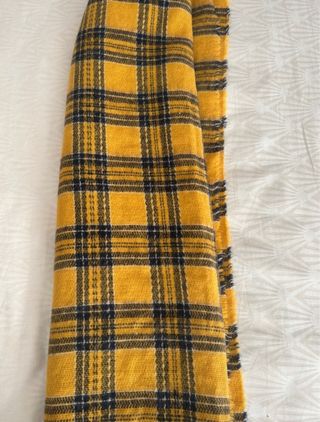 Maxibufanda cuadros amarillo y negro