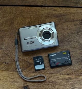 Cámara Casio Exilim EX-S500 Plata