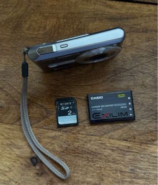 Cámara Casio Exilim EX-S500 Plata