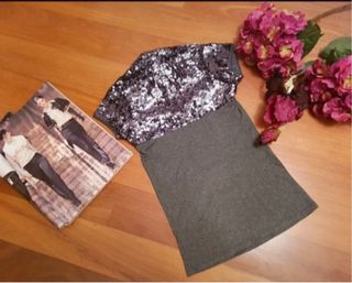 Top fiesta lentejuelas  gris