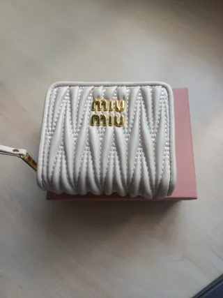 Portafoglio Miu Miu donna beige nuovo