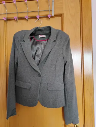 Americana corta gris