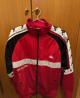 Chaqueta Kappa Roja y Blanca