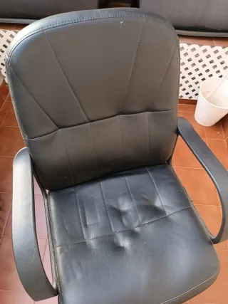 Sillón de oficina con ruedas polipiel