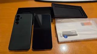 Samsung Galaxy S24 FE 128 GB grigio + Custodia verde