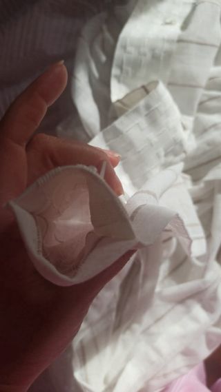 Cortinas y barra beige/blanco