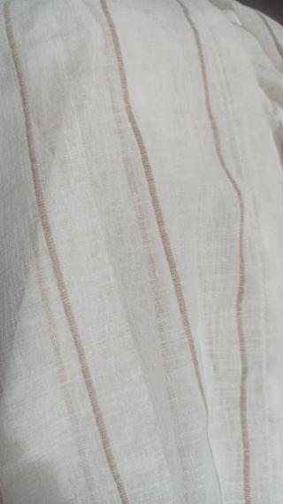 Cortinas y barra beige/blanco