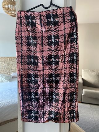 Falda de lentejuelas rosa y negra