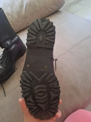 Botas de cuero con hebillas