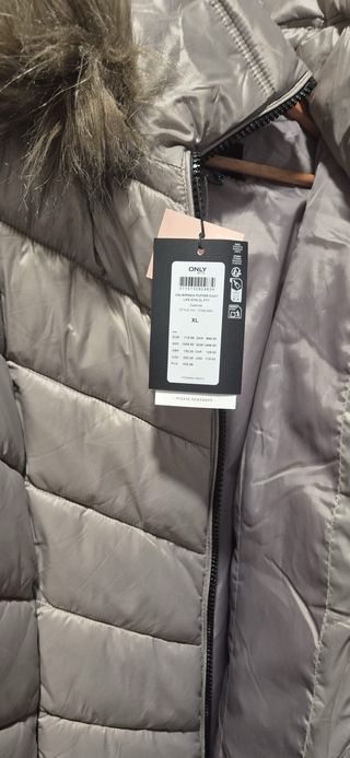 Abrigo acolchado ONLY gris - kaki con capucha