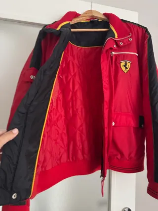 Chaqueta Ferrari Roja y Negra