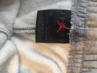 Pantalones Jordan grises