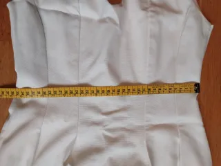 Vestido blanco corto ajustado.Ver fotos para talla