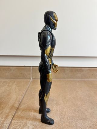 Figura Iron Man Negra 30cm