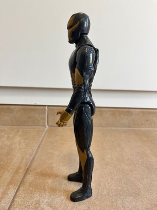 Figura Iron Man Negra 30cm
