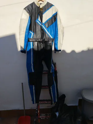 Chaqueta y pantalón de moto Baik