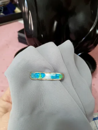 Spilla antica dorata multicolore