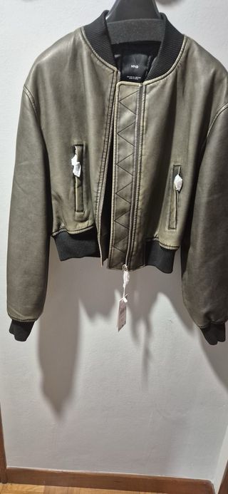 Cazadora bomber MNG verde militar Talla XS grande