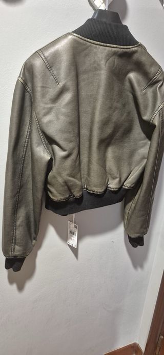 Cazadora bomber MNG verde militar Talla XS grande