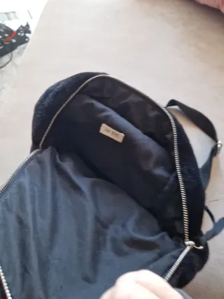 Mochila negra peluche con dibujos