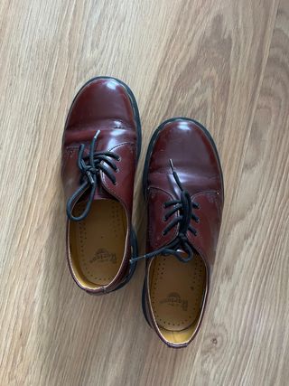 Zapatos Dr. Martens Burdeos Talla 38