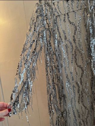 Chaqueta larga plateada con lentejuelas