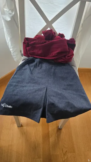 Uniforme La Salle falda y medias con calcetines