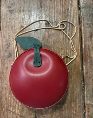 Bolso rojo forma de manzana L’Bateleur nuevo