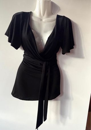 Elegante Blusa cruzada con cinturón