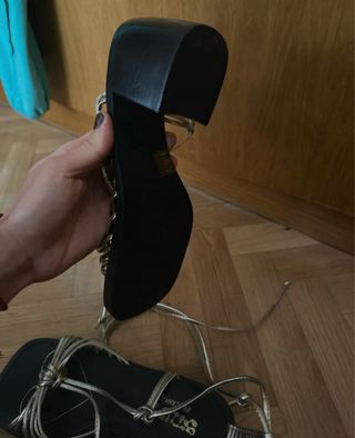 Sandalias de tacón plateadas