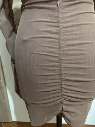 Vestido marrón con transparencias