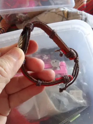 Pulsera ovalada negra con abanico