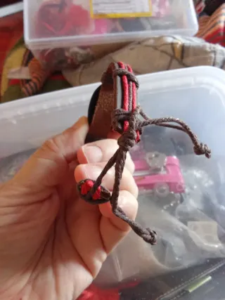 Pulsera ovalada negra con abanico