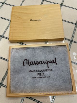 Cartera de piel negra