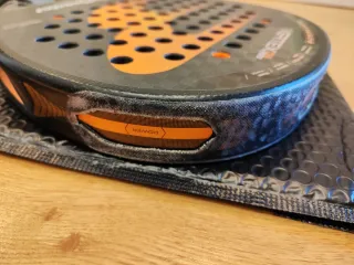 Pala Bullpadel Vertex 04 Hybrid 2025