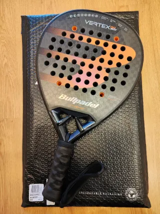 Pala Bullpadel Vertex 04 Hybrid 2025
