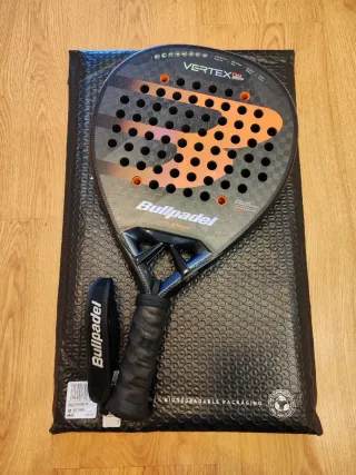 Pala Bullpadel Vertex 04 Hybrid 2025