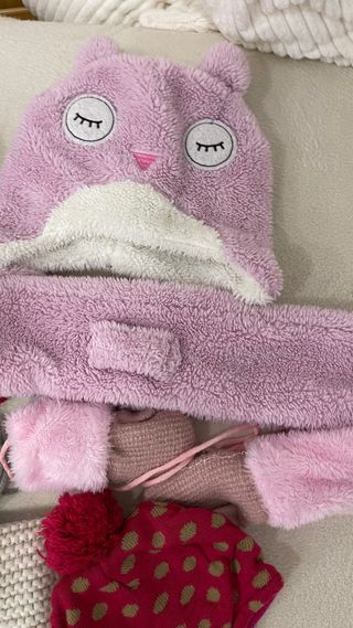 Lote gorros y bufanda infantil