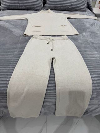 Conjunto punto jersey y pantalón beige